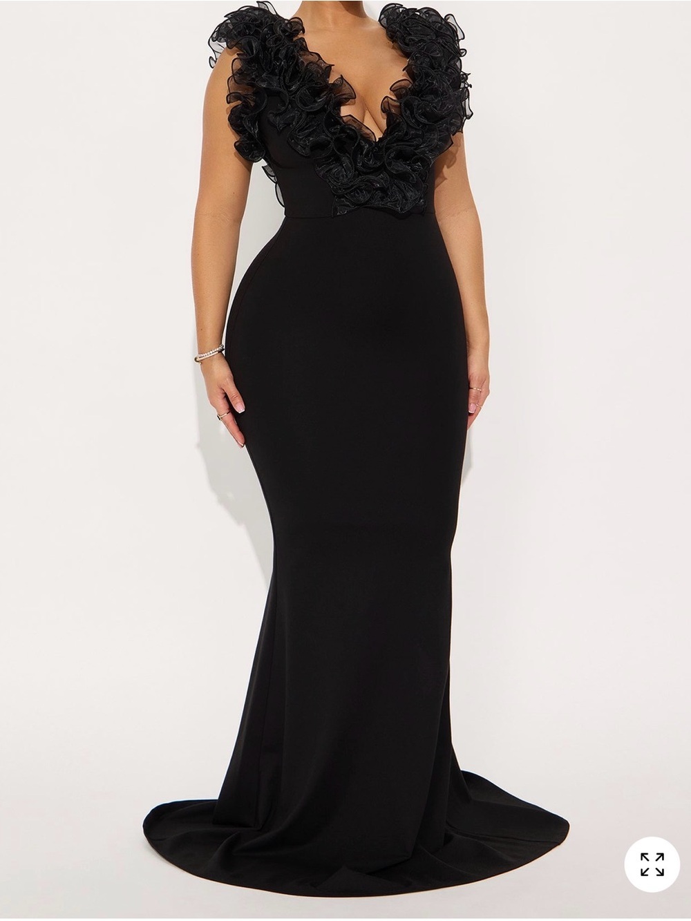 Elegant Black Ruffle-Trim Mermaid Dress - Picture 5 of 6